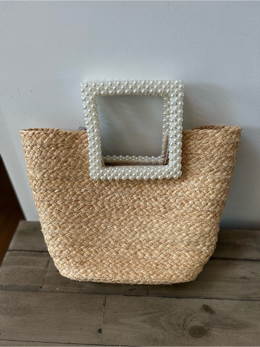 Boutique Pearl Handle Straw Basket Tote Bag | Coquette Cottagecore Summer Beach - Picture 4 of 6